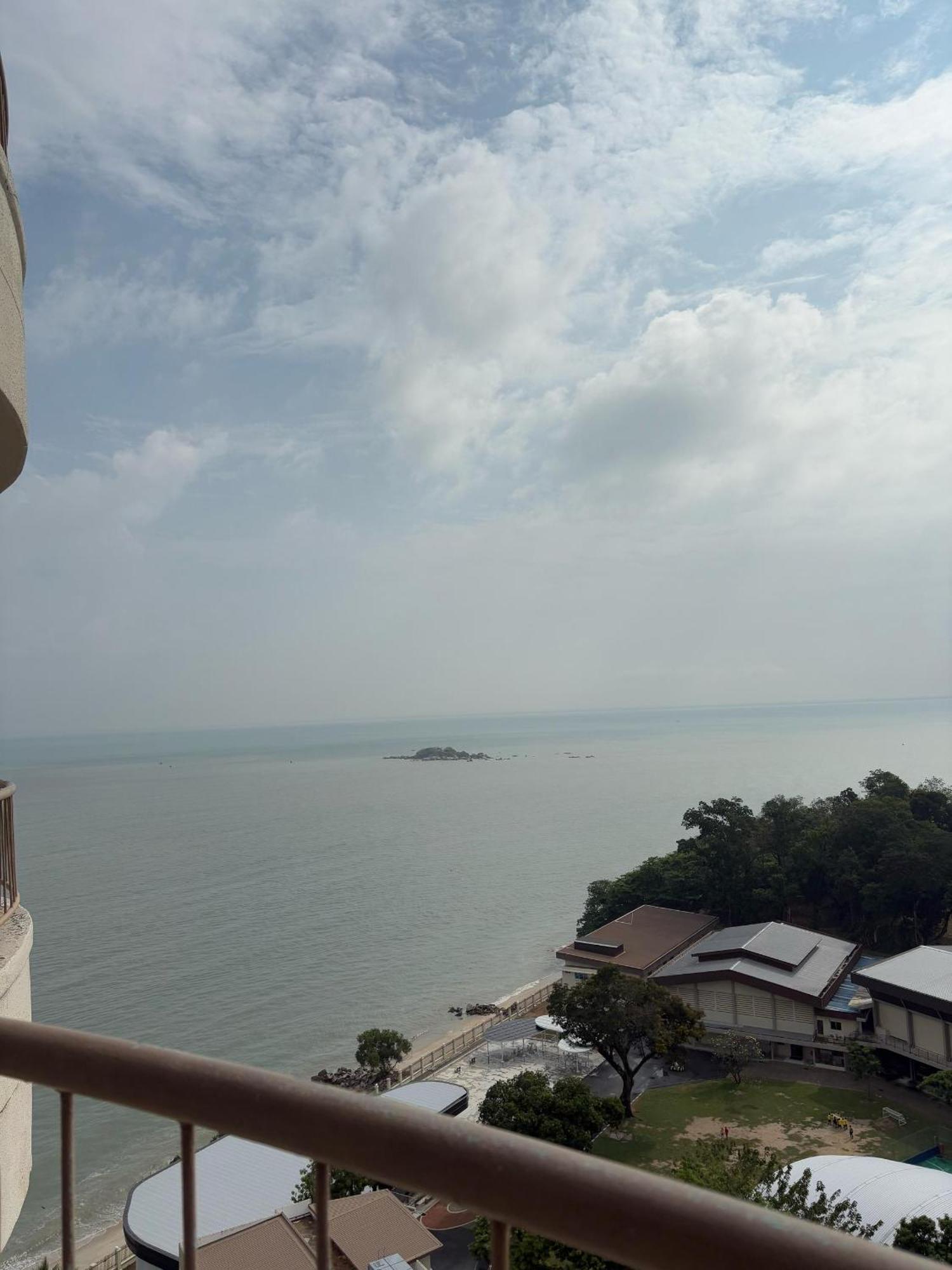 17 Jazz Sweet Beachfront Resort Tanjung Bungah (Penang) Exterior foto