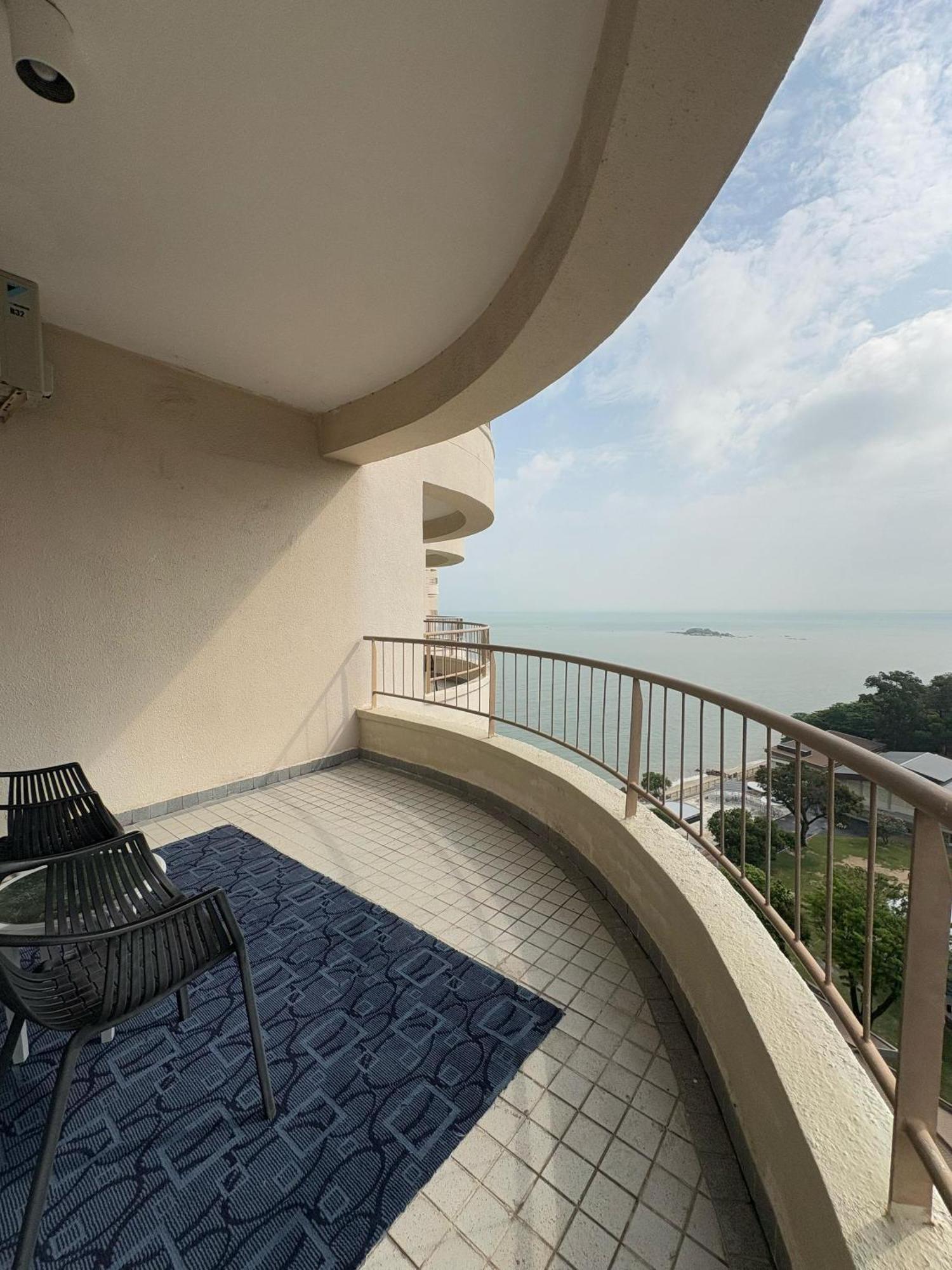 17 Jazz Sweet Beachfront Resort Tanjung Bungah (Penang) Exterior foto