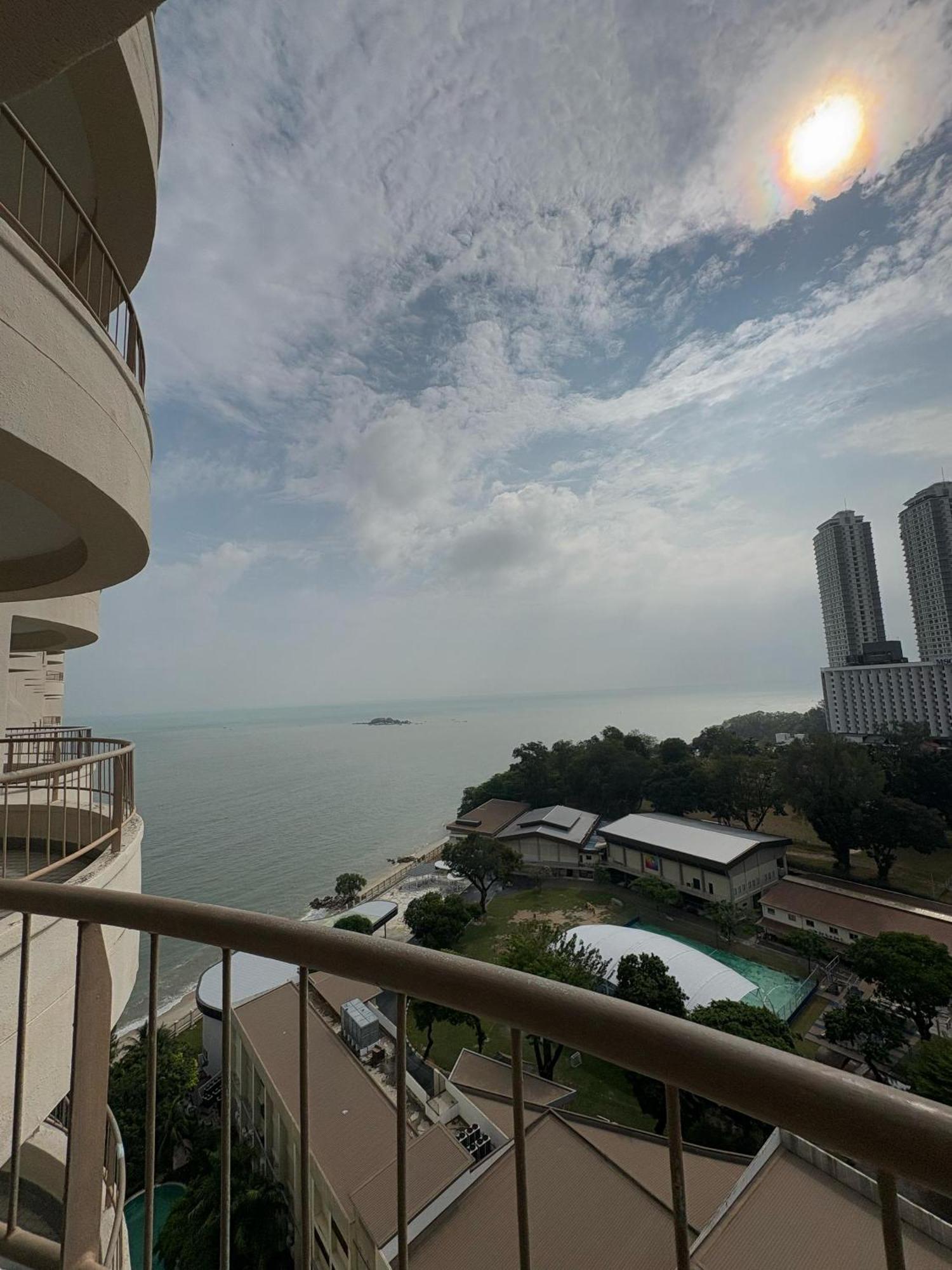 17 Jazz Sweet Beachfront Resort Tanjung Bungah (Penang) Exterior foto
